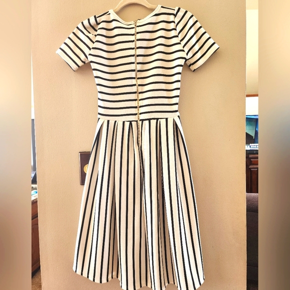Lularoe Amelia dress - Picture 2 of 3